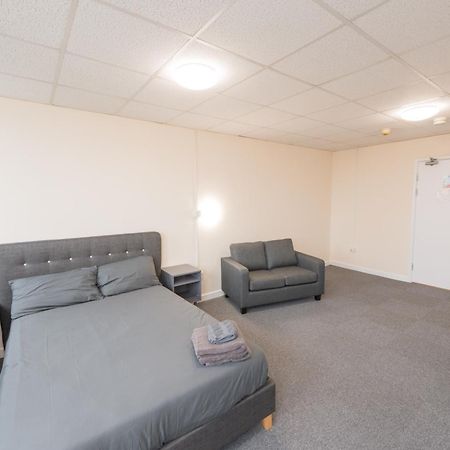 Superior En-Suite Apartment 6 Плимът Екстериор снимка