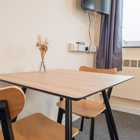 Superior En-Suite Apartment 6 Плимът Екстериор снимка